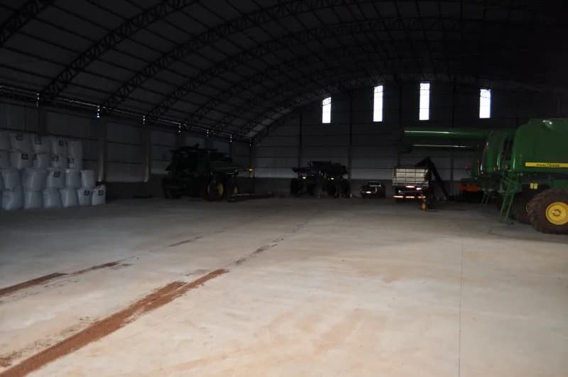 Barracão p/ maquinários – foto 3 da obra