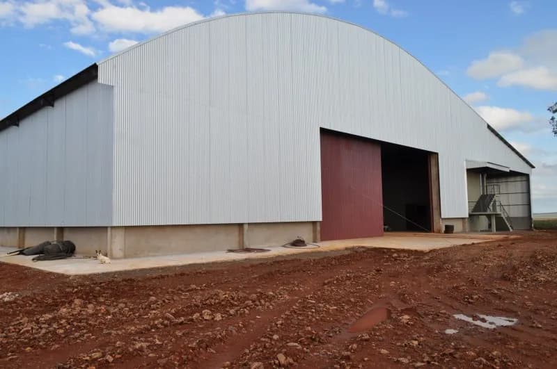 Barracão p/ maquinários – foto 4 da obra